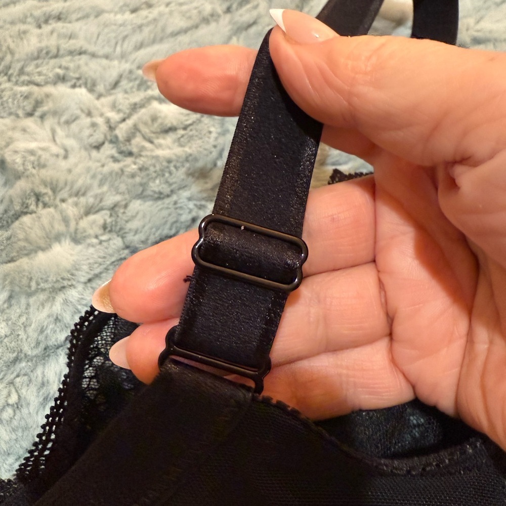 Paramour by Felina Unlined Black Lace Bra with Underwire Support Size 36 DDD - Picture 5 of 8